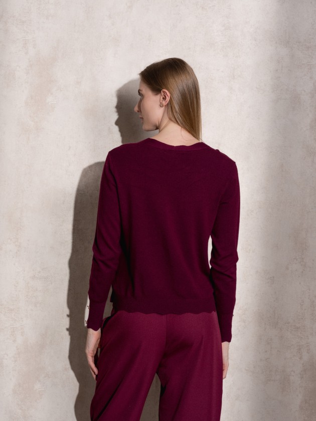 Cache coeur in knit with gold buttons