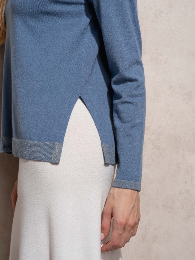 Camisola de malha com lurex de decote em bico