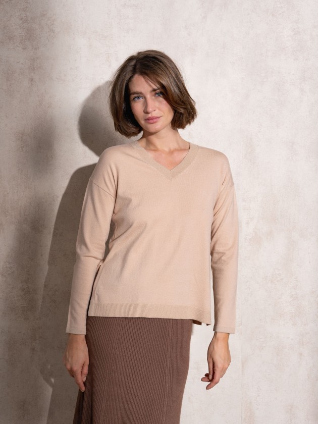 Camisola de malha com lurex de decote em bico