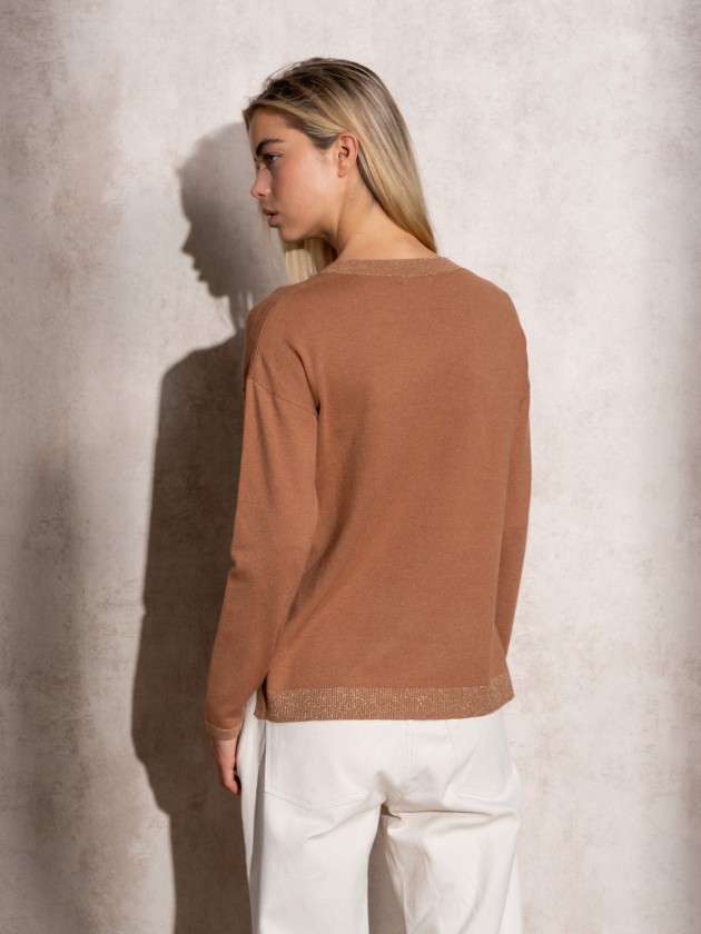 Camisola de malha com lurex de decote em bico