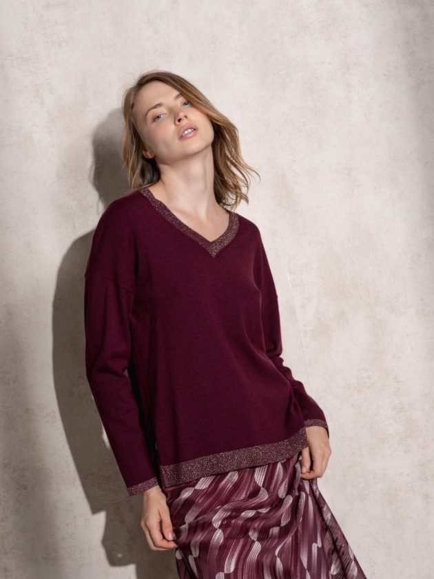 Camisola de malha com lurex de decote em bico