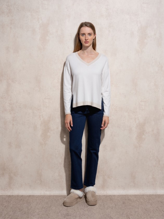 Camisola de malha com lurex de decote em bico