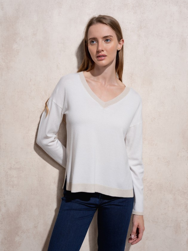 Camisola de malha com lurex de decote em bico