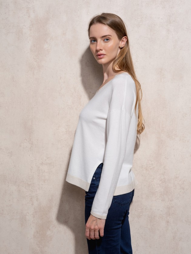 Camisola de malha com lurex de decote em bico