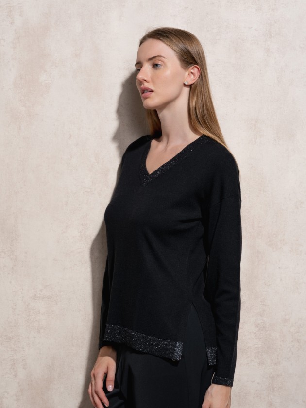 Camisola de malha com lurex de decote em bico