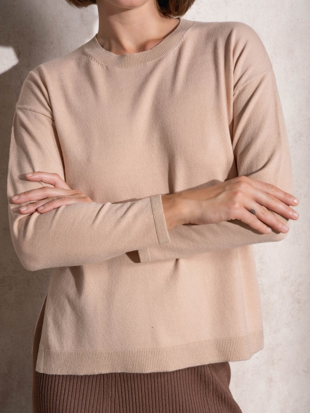 Round neck lurex knit sweater