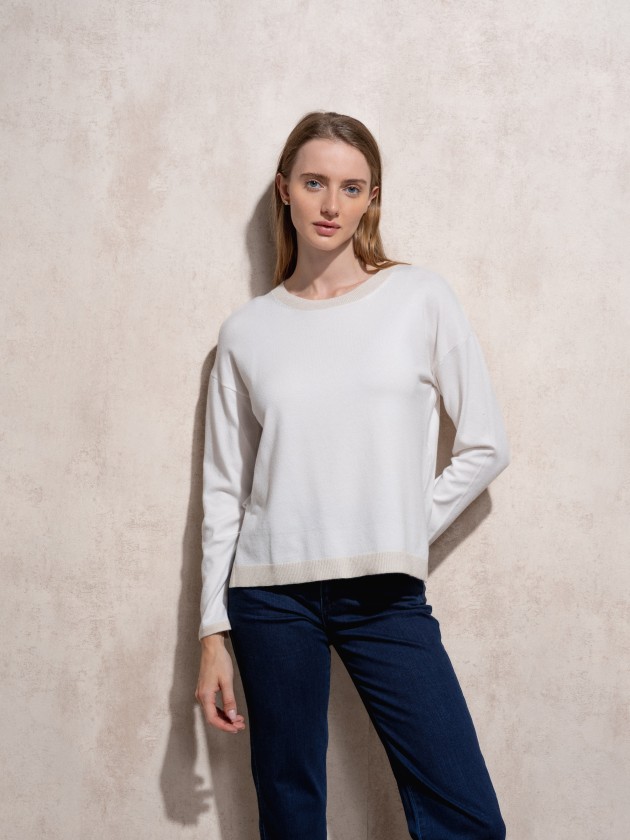 Round neck lurex knit sweater
