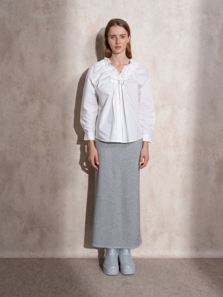 Knitted skirt with slit
