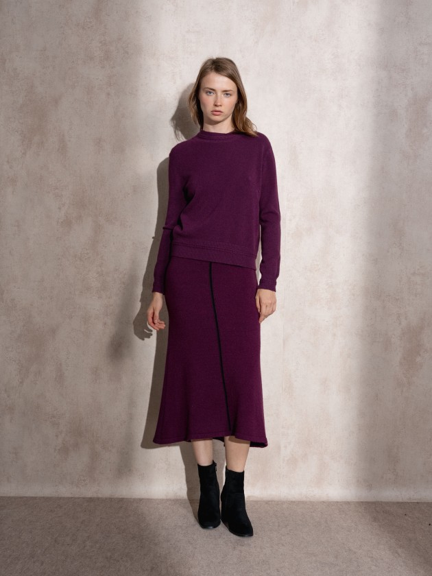 Knitted sweater with round neckline