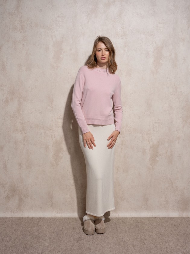 Knitted sweater with round neckline