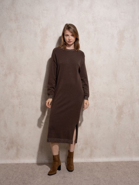 Long knitted dress with round neckline