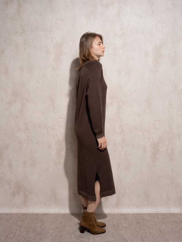 Long knitted dress with round neckline