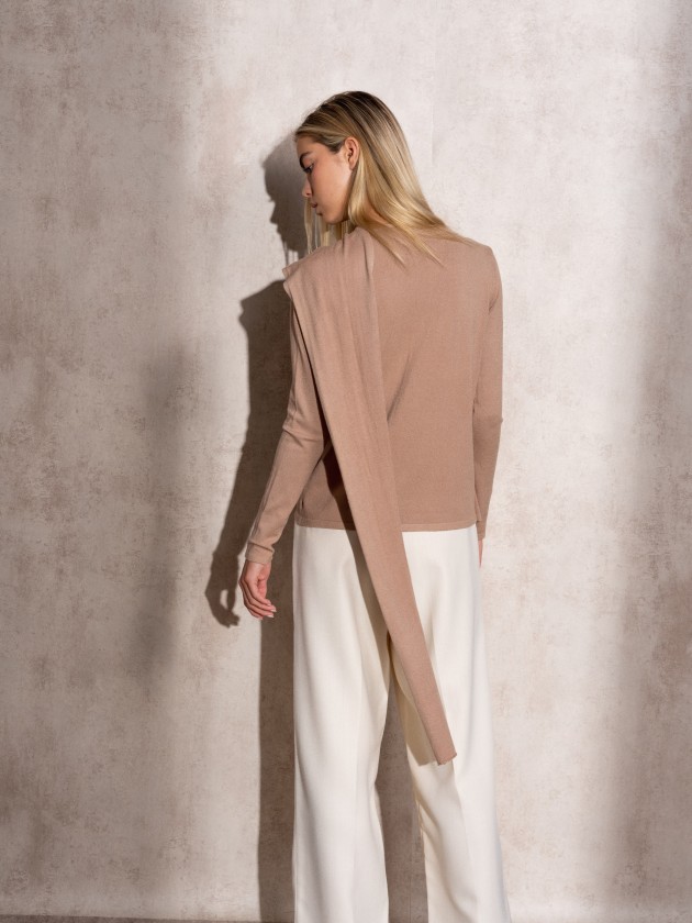 Camisola de malha com charpe