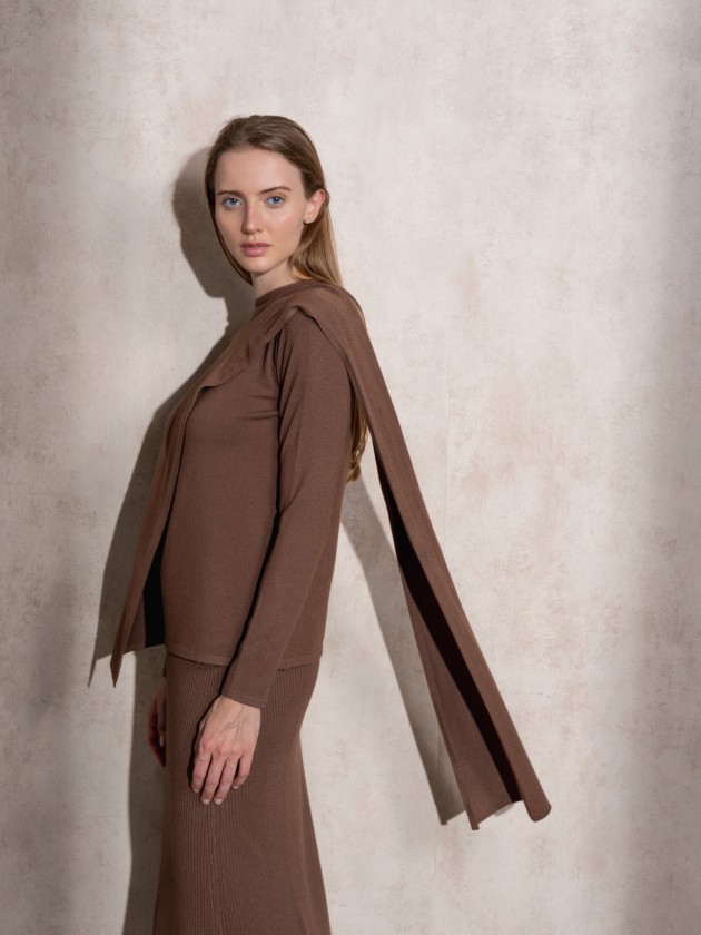 Camisola de malha com charpe