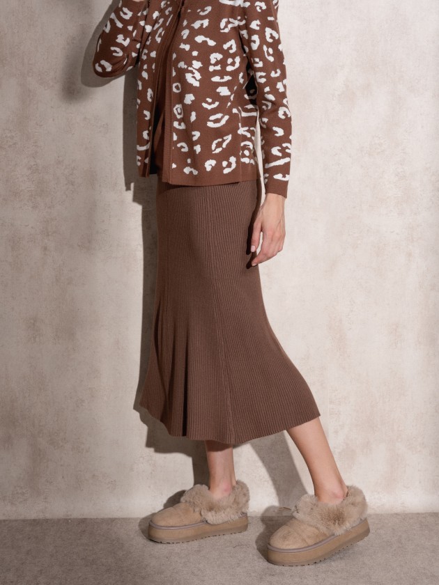 Long knitted skirt