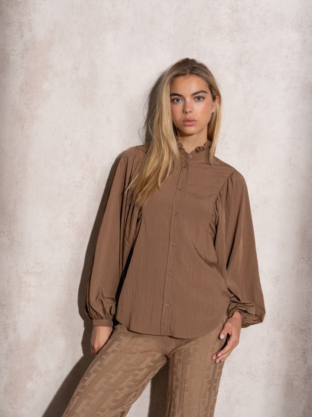 Blouse with balloon sleeves