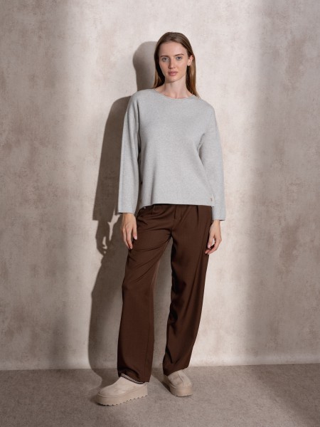 Knitted sweater with buttons