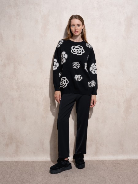 Sweater with knitted pattern