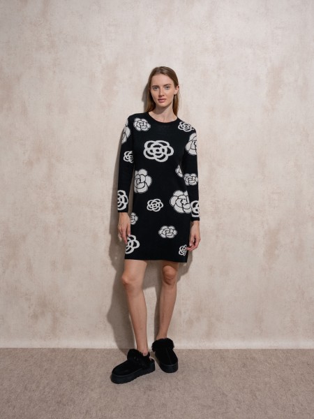Dress with knitted pattern