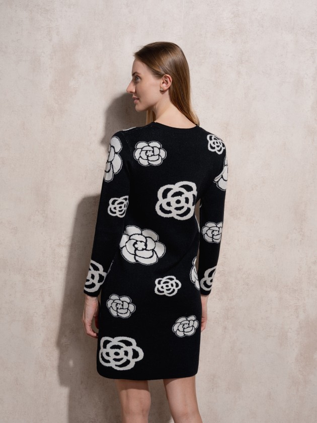 Dress with knitted pattern