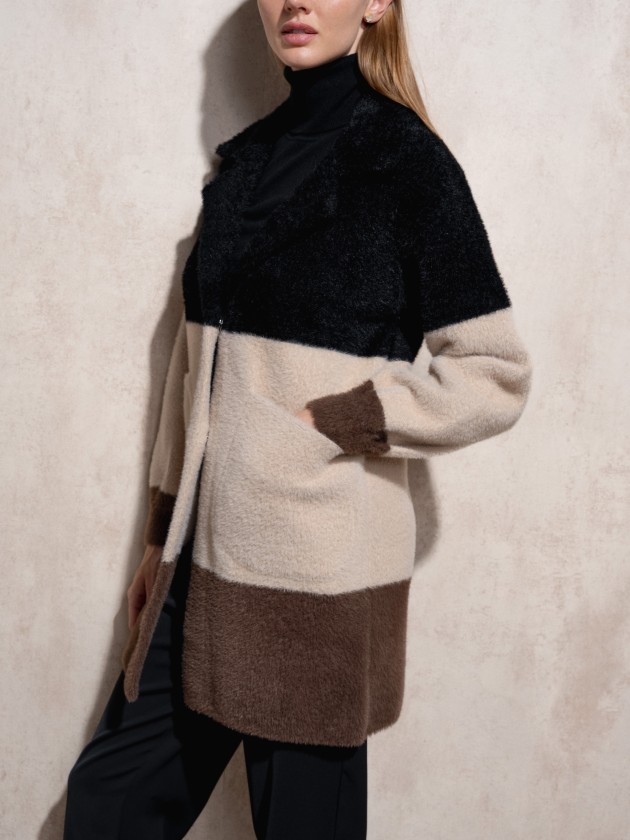 Multicolor fur effect coat