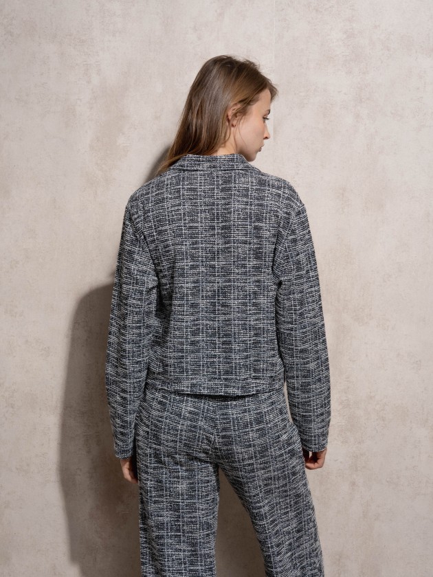 Coat with front pockets