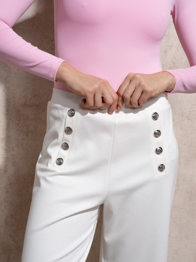Pantalon fluide avec boutons sur le devant