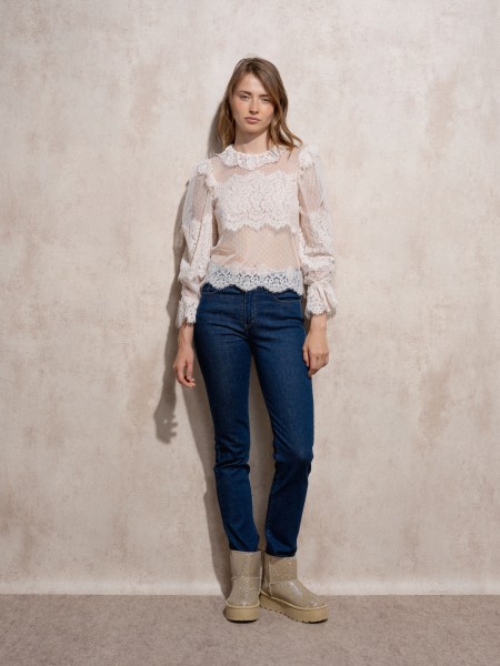 Blusa com rendas