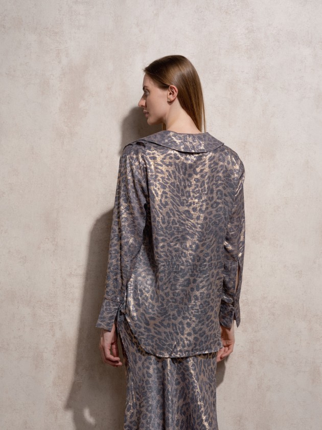 Blusa com estampa animal