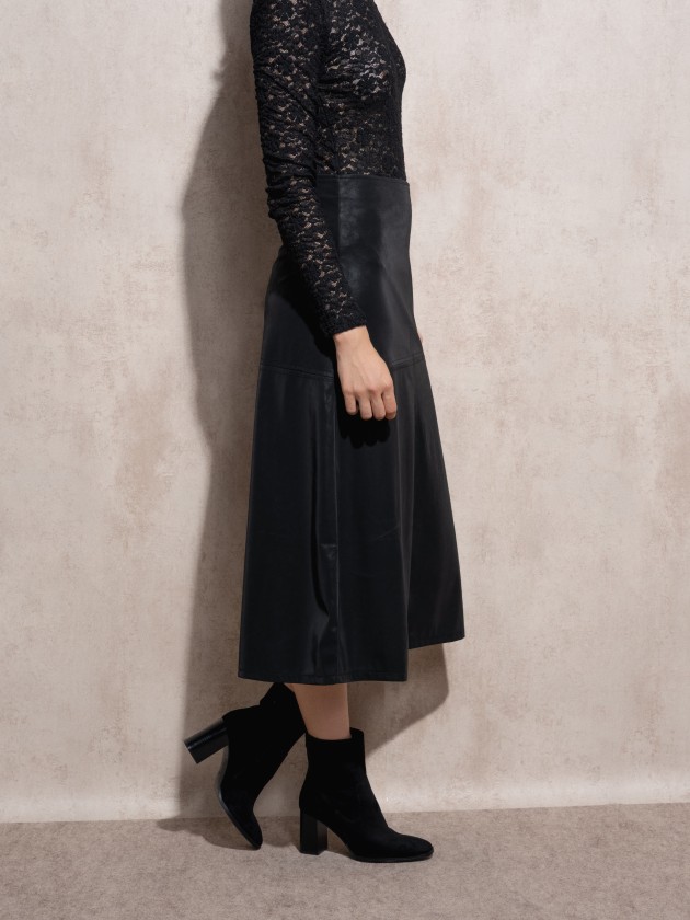 Midi skirt in faux leather