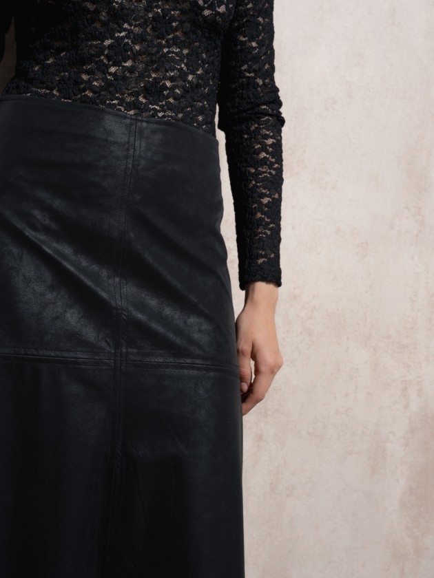Midi skirt in faux leather