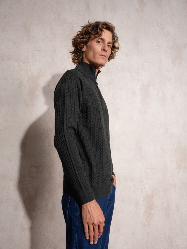 Polo with zipper