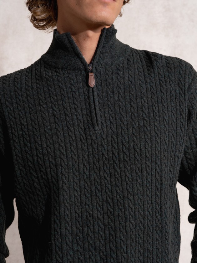 Polo with zipper