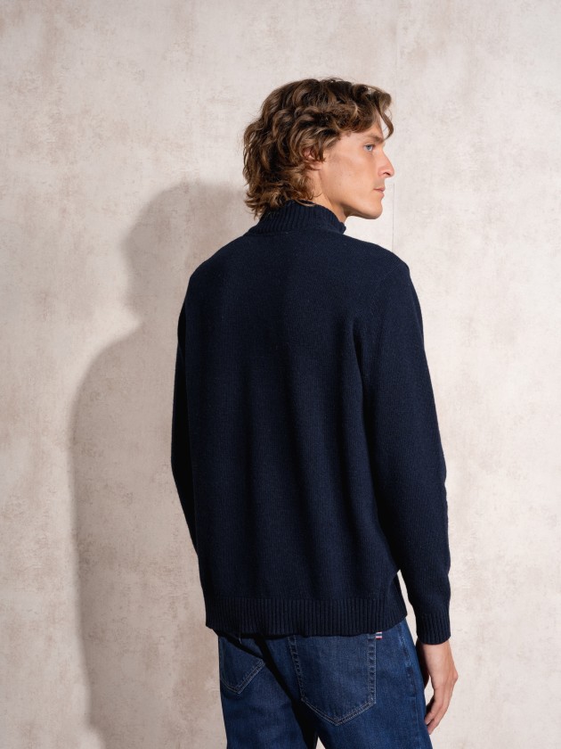 Polo with zipper