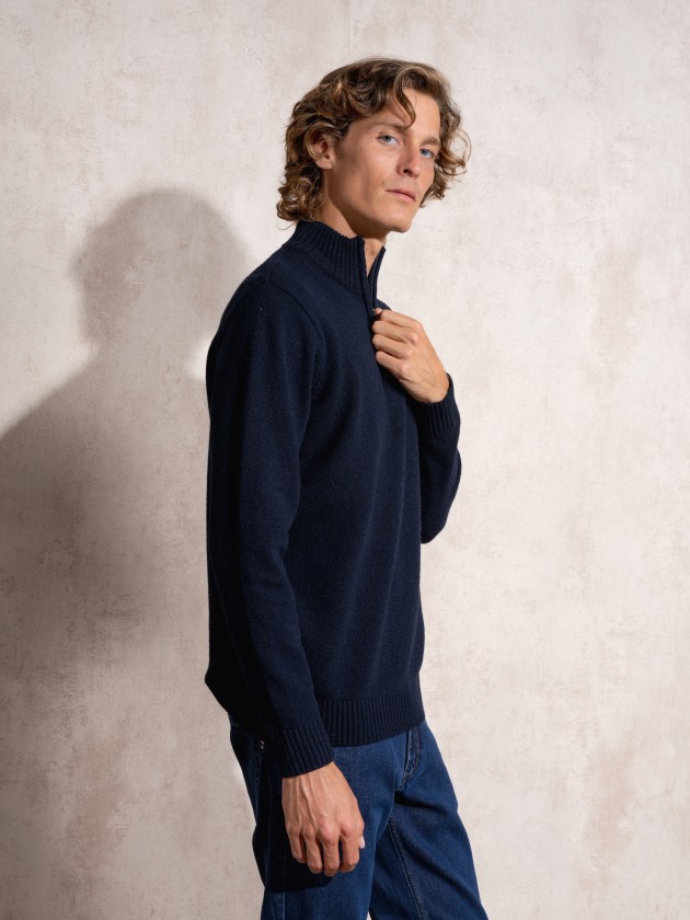 Polo with zipper