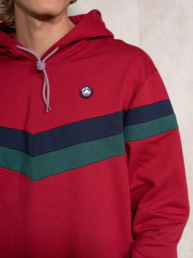 Polo piquet com gola reta e textura perfurada