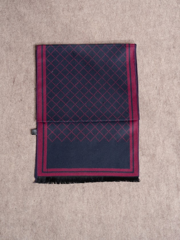 Reversible printed scarf