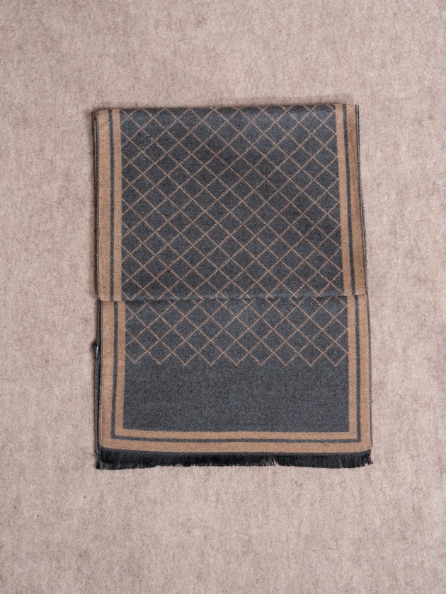 Reversible printed scarf