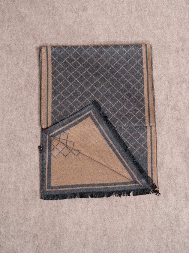 Reversible printed scarf