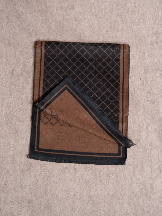 Reversible printed scarf