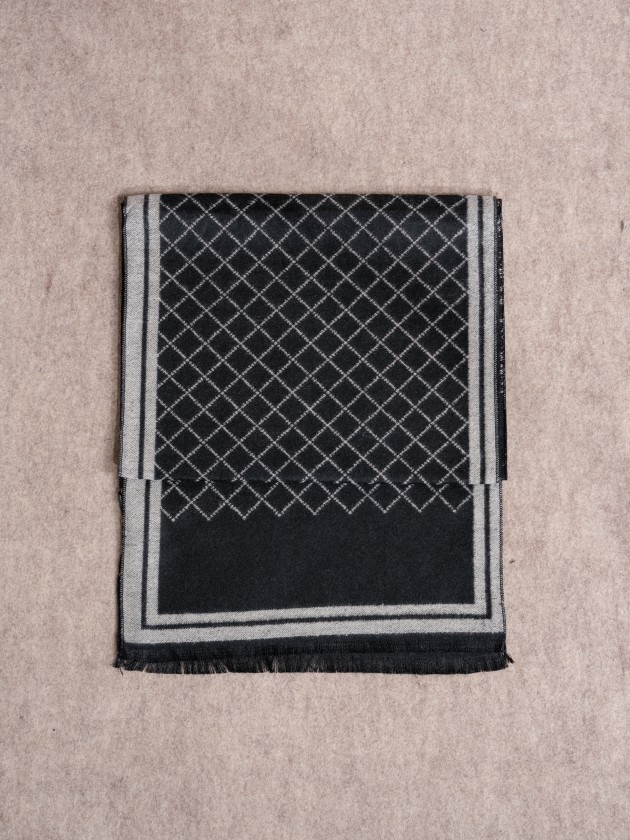 Reversible printed scarf