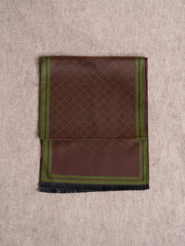 Reversible printed scarf