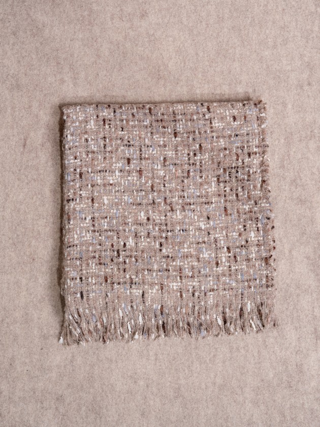 Frayed scarf with wool