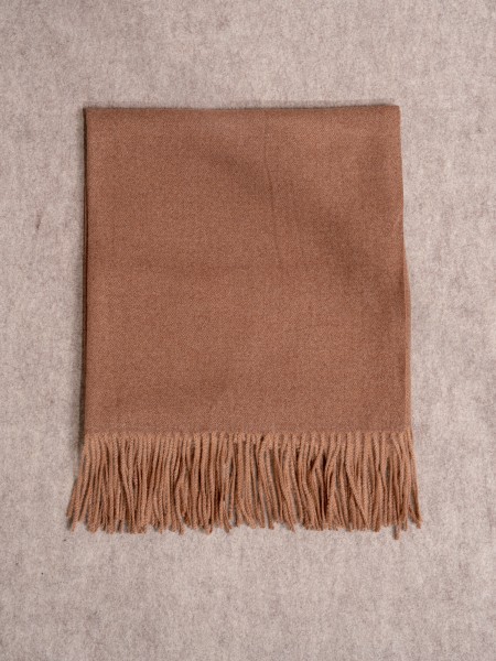 Frayed scarf with soft wool