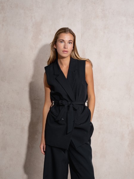 Cross-over vest