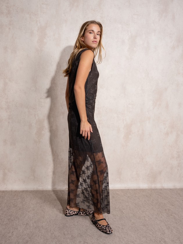 Robe longue en dentelle