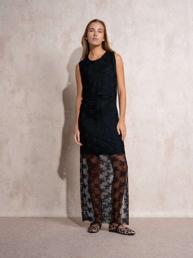 Robe longue en dentelle