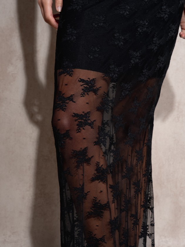 Robe longue en dentelle