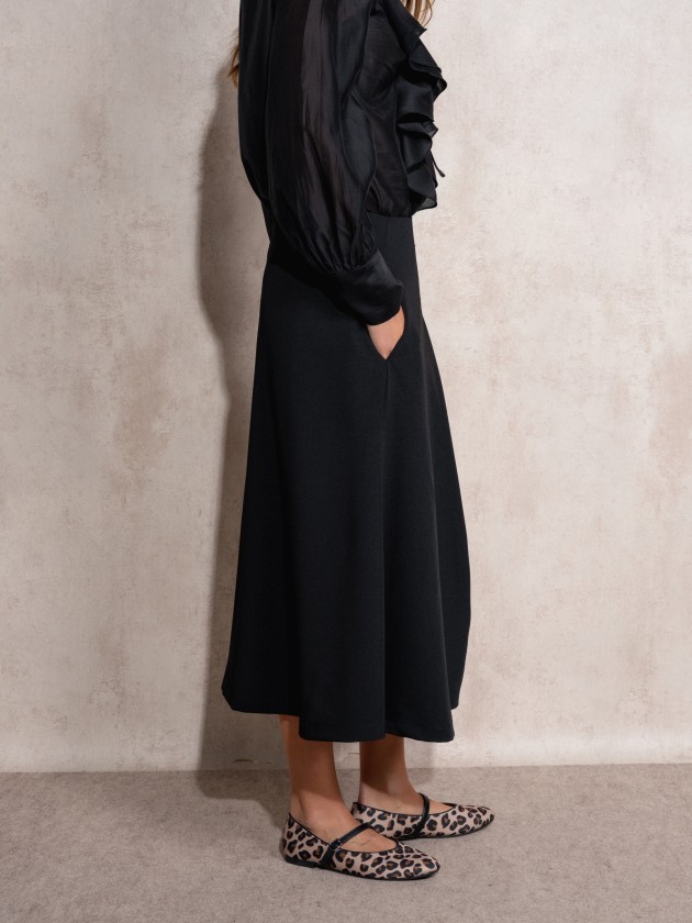 Skirt with pockets