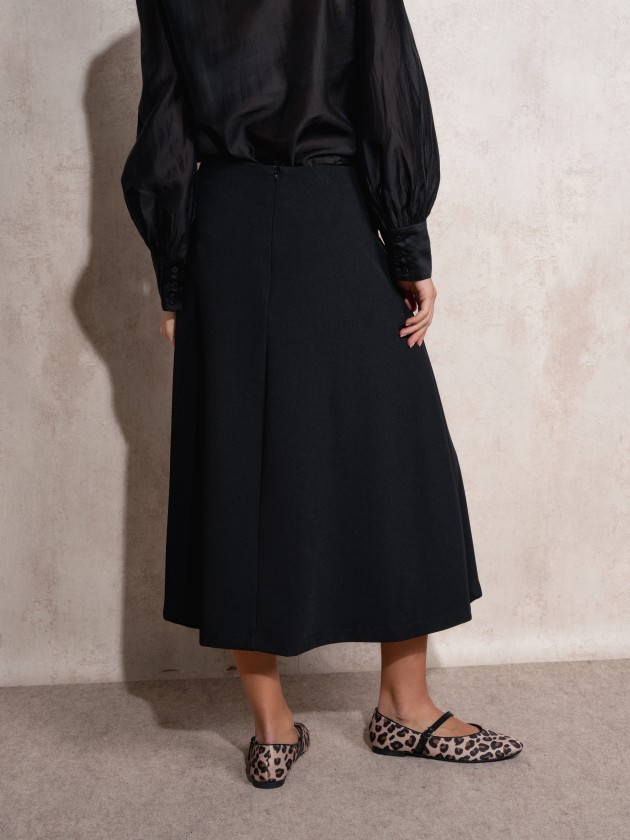 Skirt with pockets